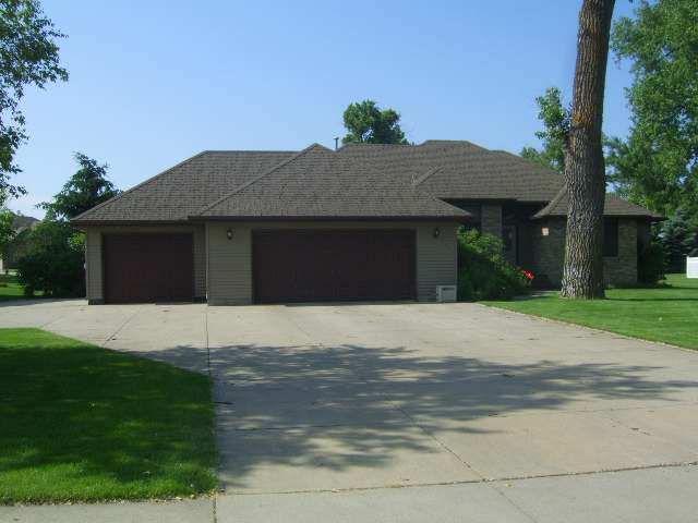 4705 SOUTH BAY DR SE, Mandan, ND, 58554, USA