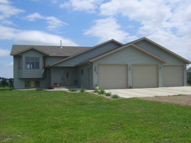 8303 NORTHWOOD DR, Bismarck, ND, 58503, USA