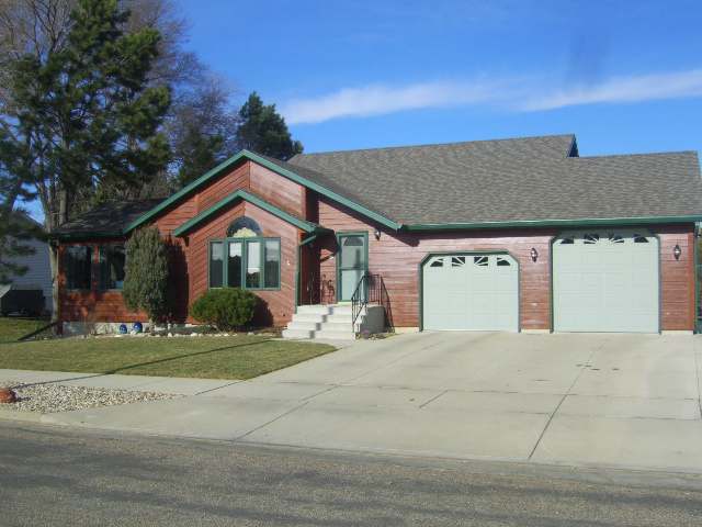 Mandan real estate - 4116 Crown Point Rd - Mandan NO homes for sale