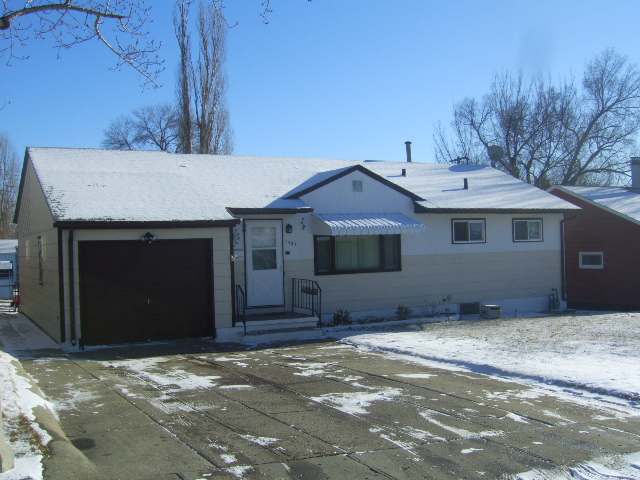 Bismarck real estate - 1421 11 St N - Bismarck NO homes for sale
