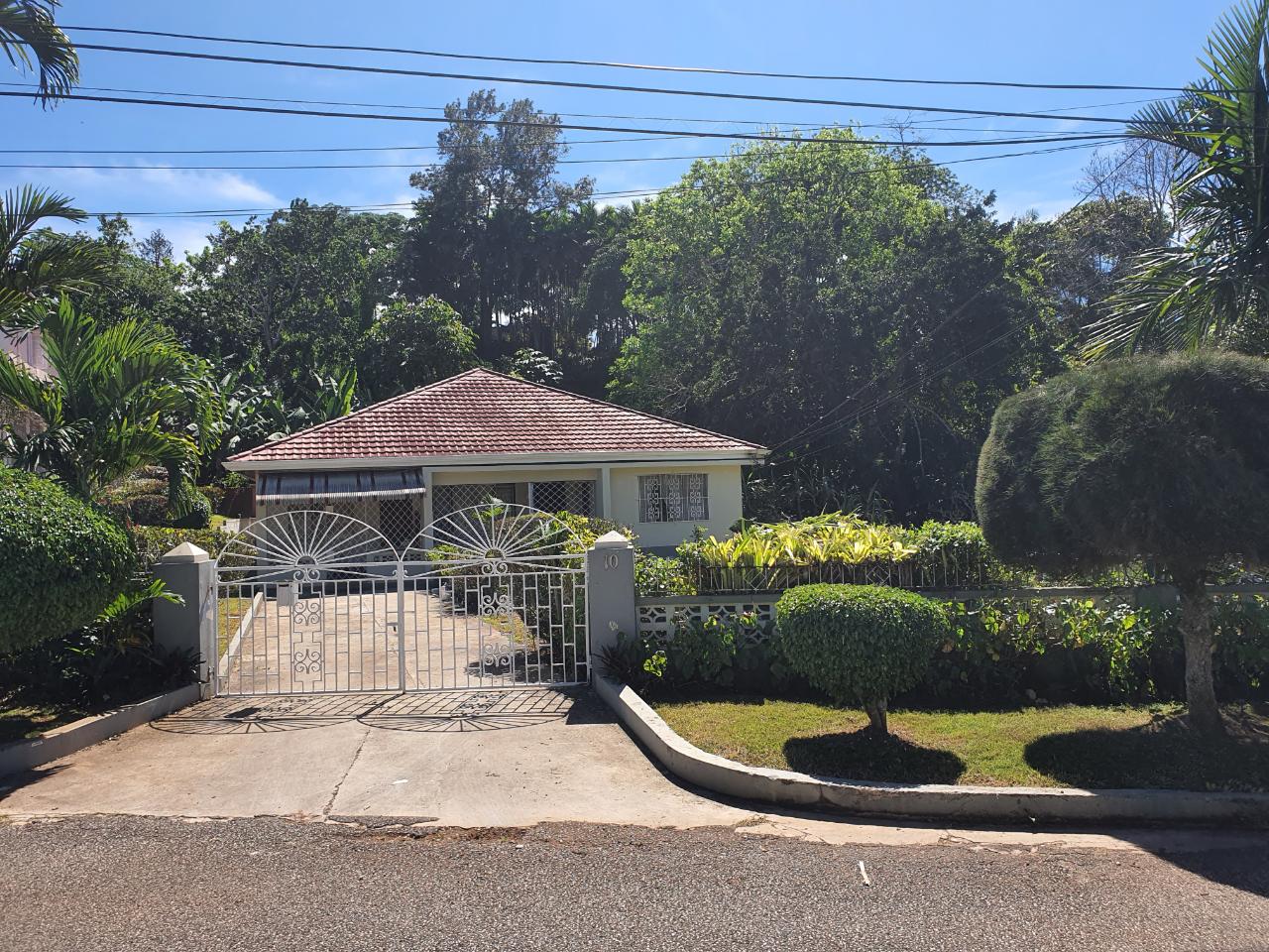 4 HOPETON PEN, Mandeville, Manchester Demim Realty Real estate in Jamaica Houses for Sale
