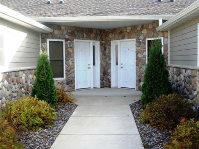 9800 DEER TRAIL RD