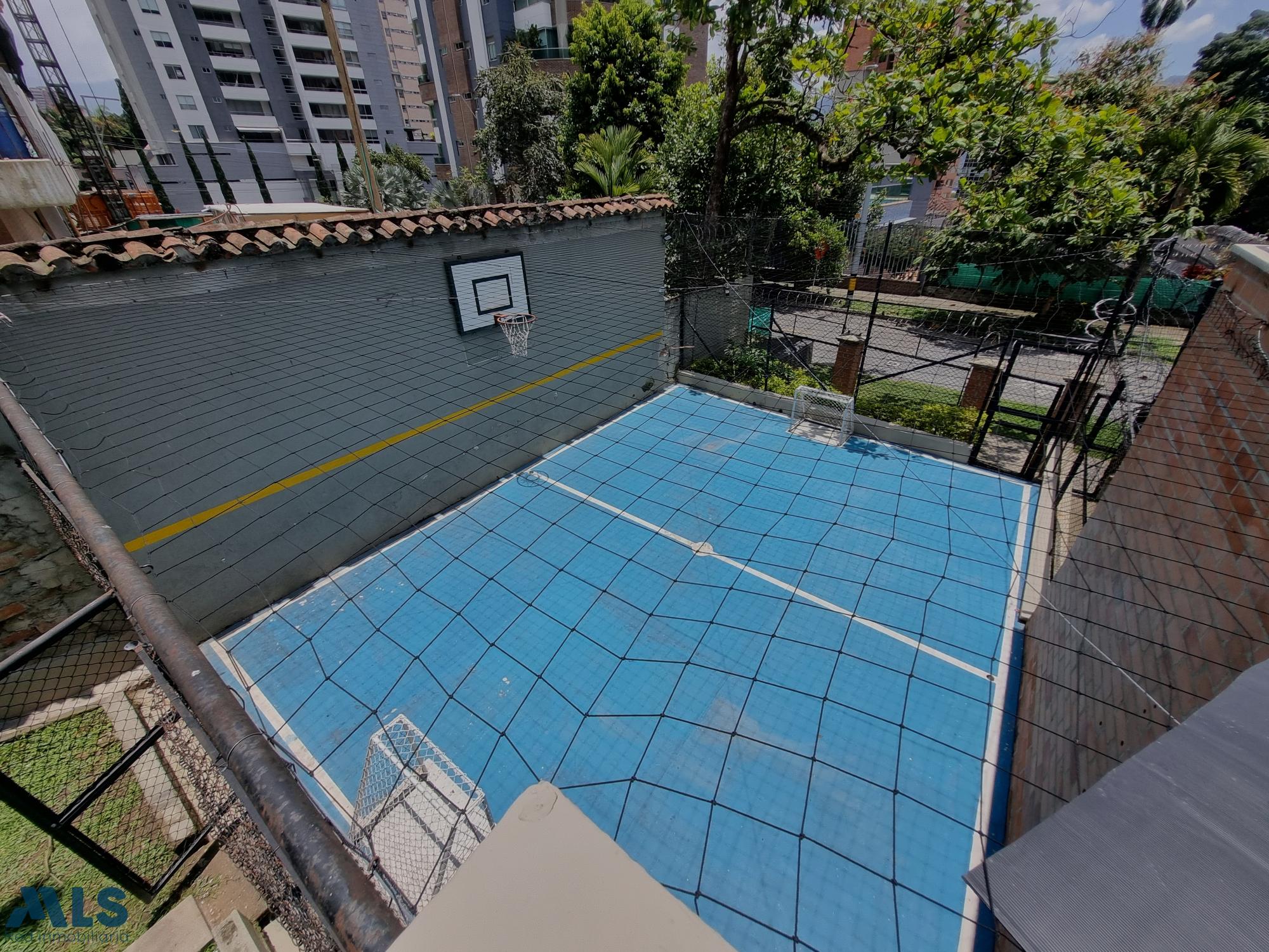 Amplio apartamento para venta en El Poblado Castropol