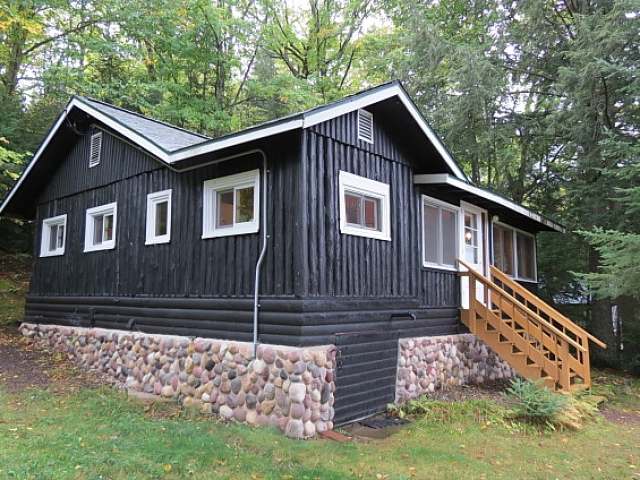Home for sale in Winchester, WI - MLS Number 129925 Real Estate Listing in Winchester - MLS Number 129925
