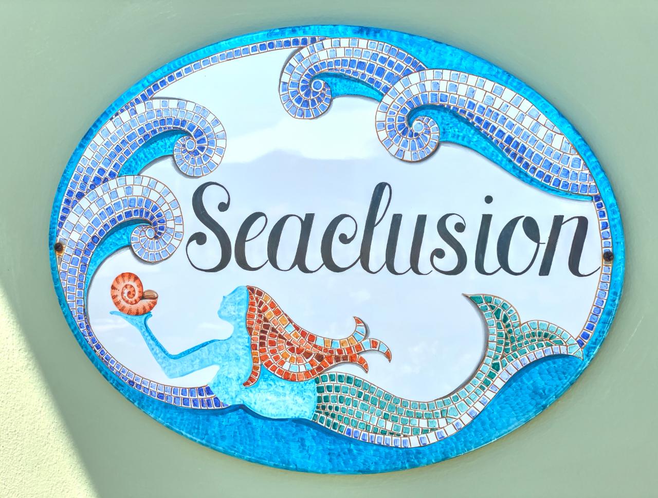 SEACLUSION CANAL HOME