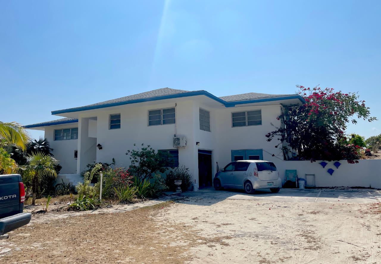 3/1 HOME   POOL/GARAGE