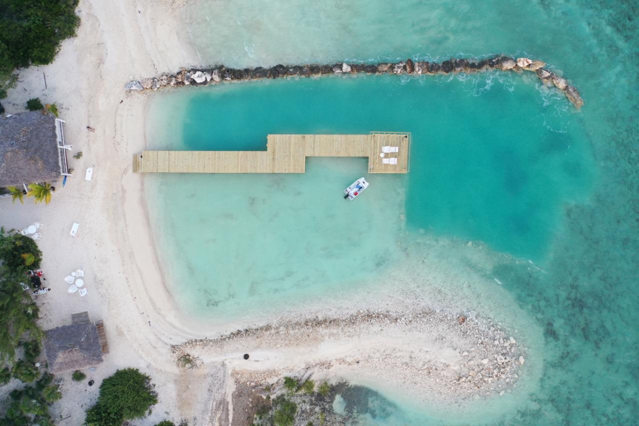 BEACH COTTAGES WITH BAR