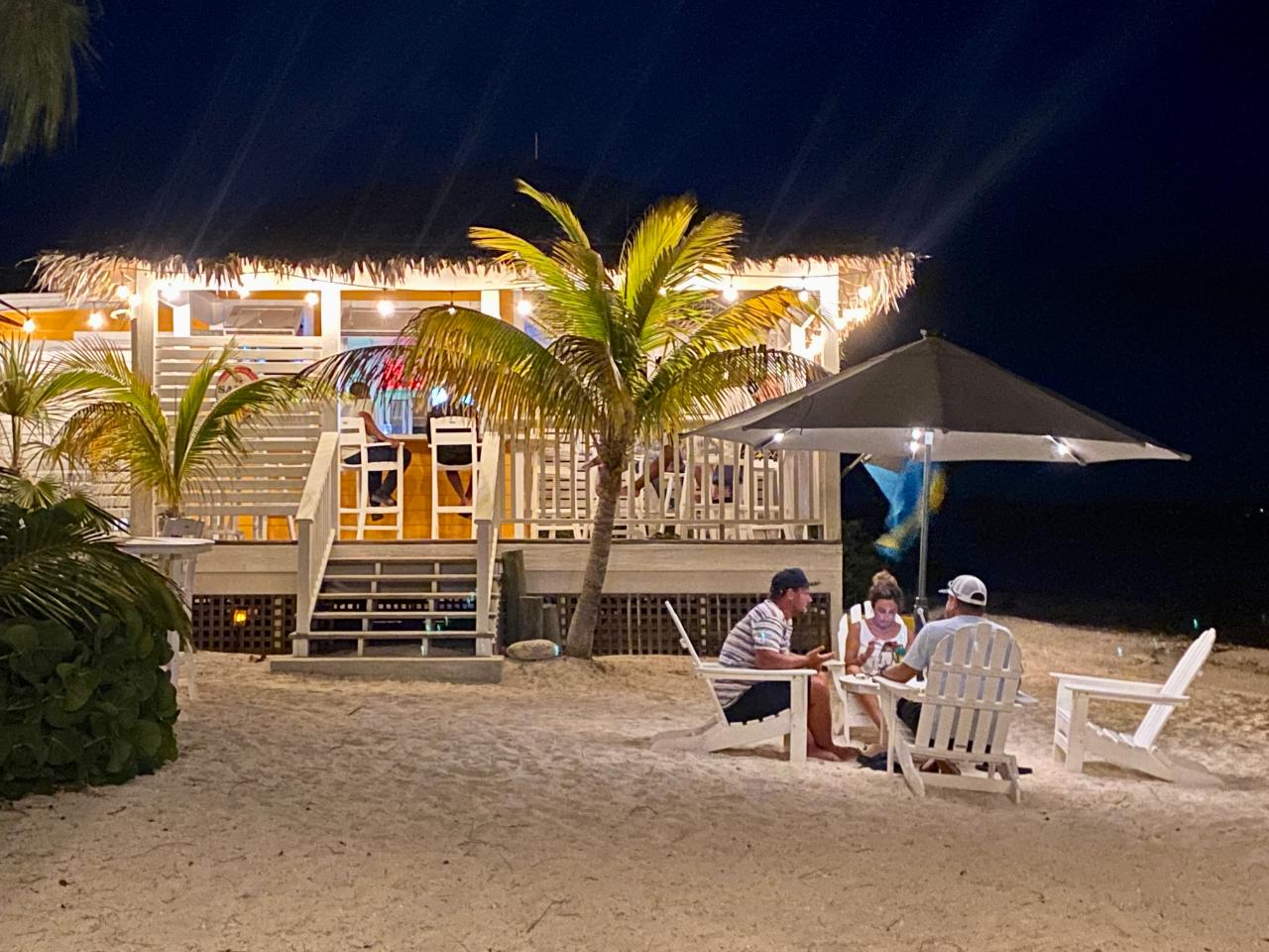 BEACH COTTAGES WITH BAR