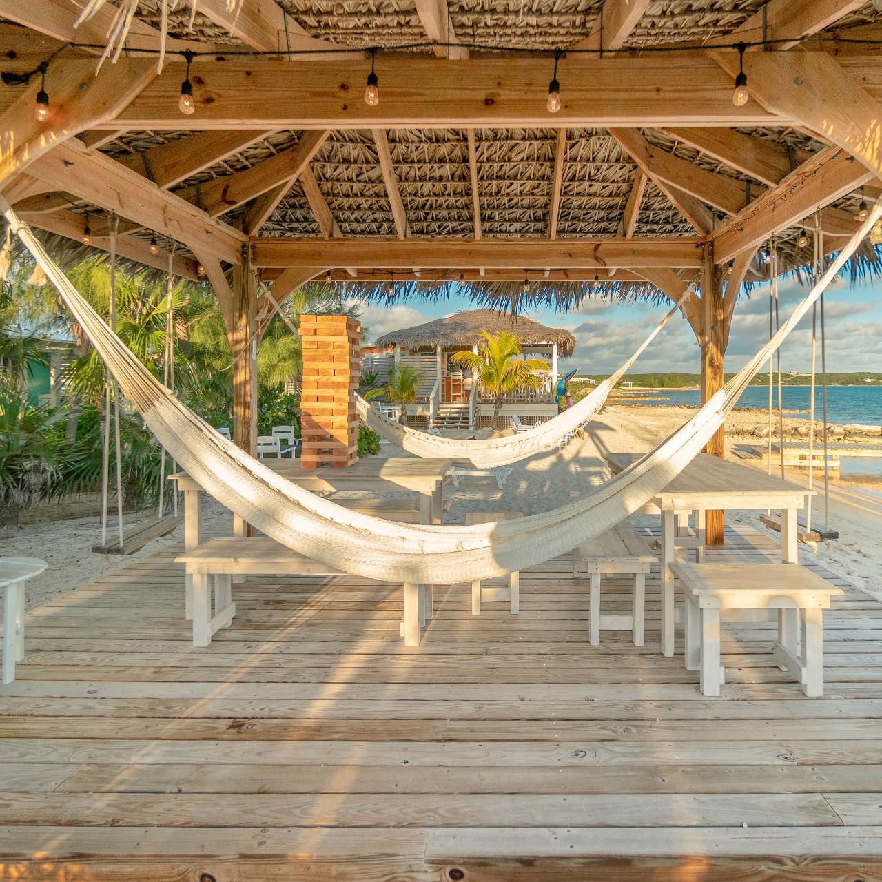 BEACH COTTAGES WITH BAR