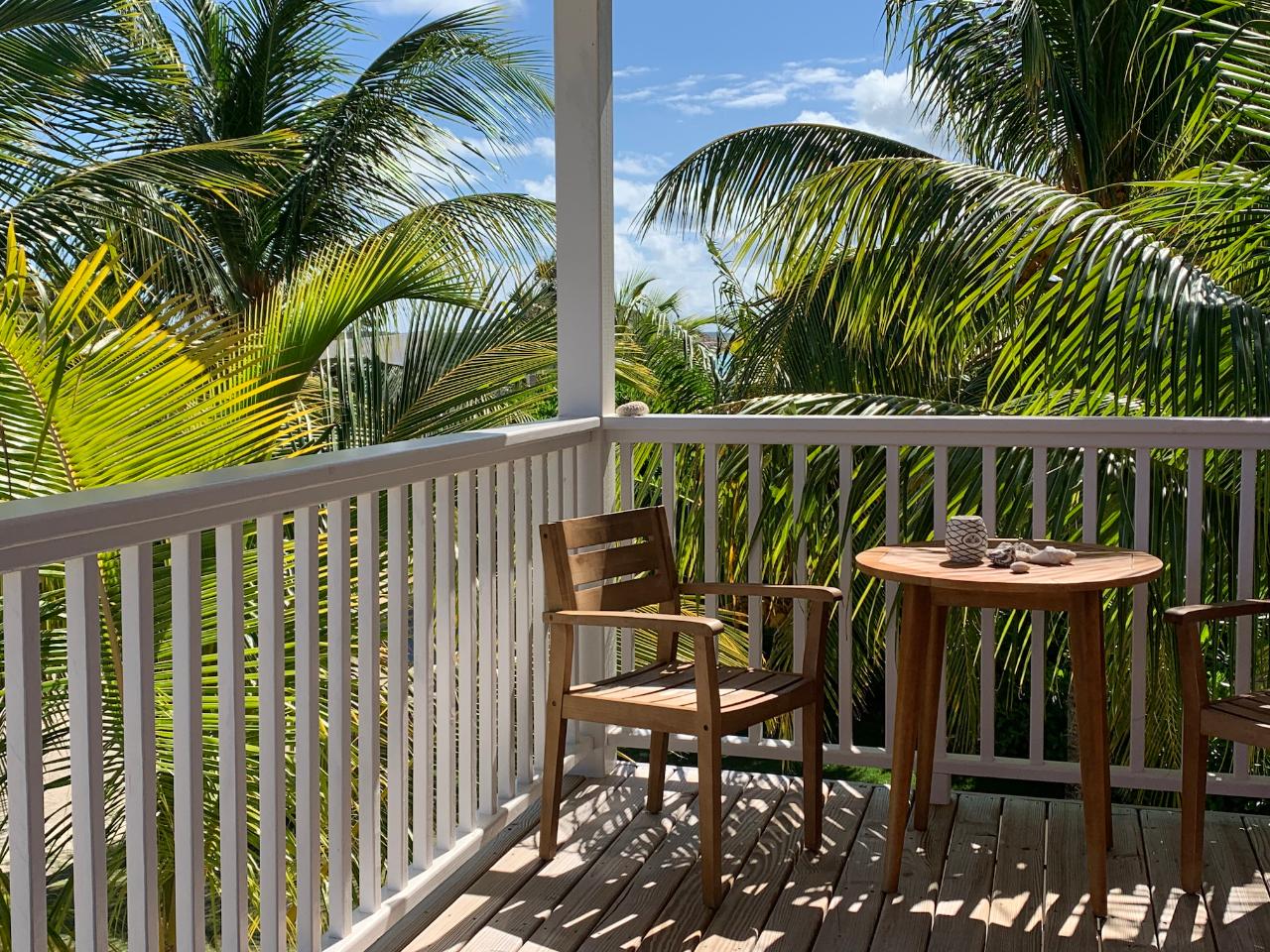 BEACH COTTAGES WITH BAR