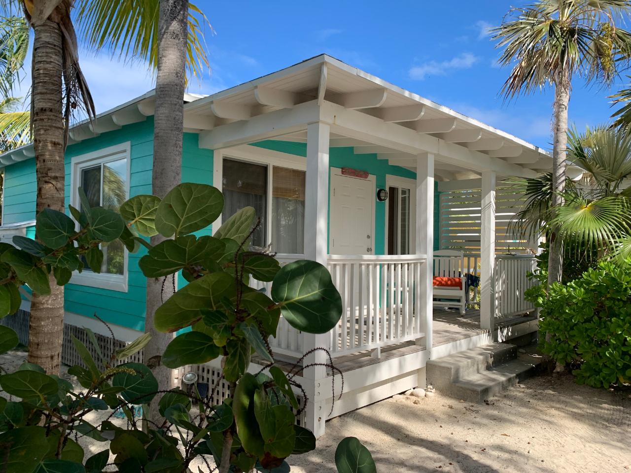 BEACH COTTAGES WITH BAR