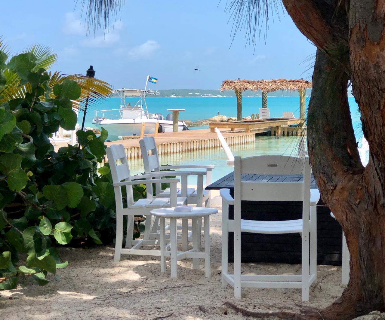 BEACH COTTAGES WITH BAR