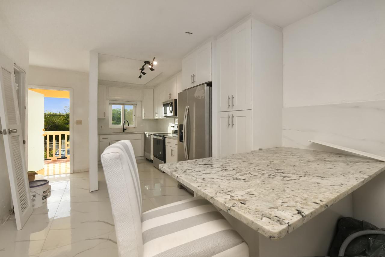 FURNISHED-2BR ON CANAL