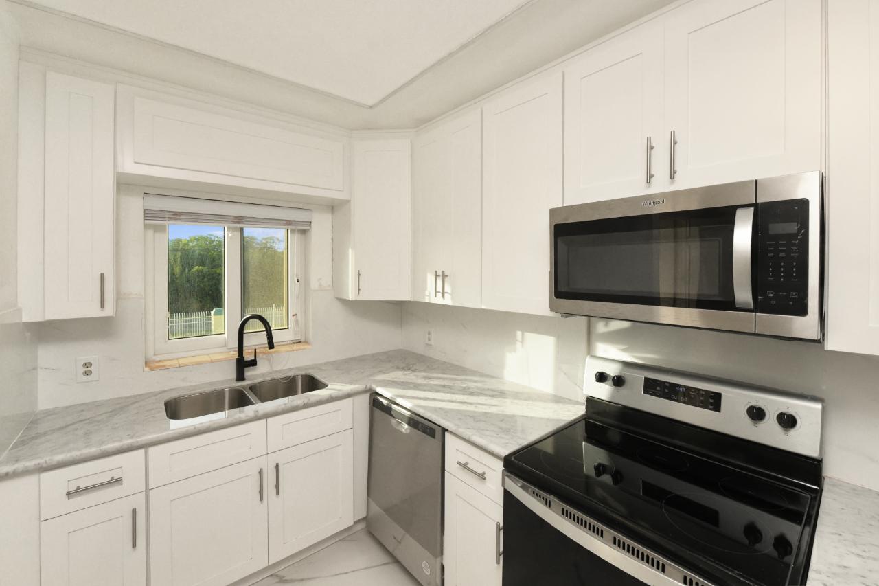 FURNISHED-2BR ON CANAL