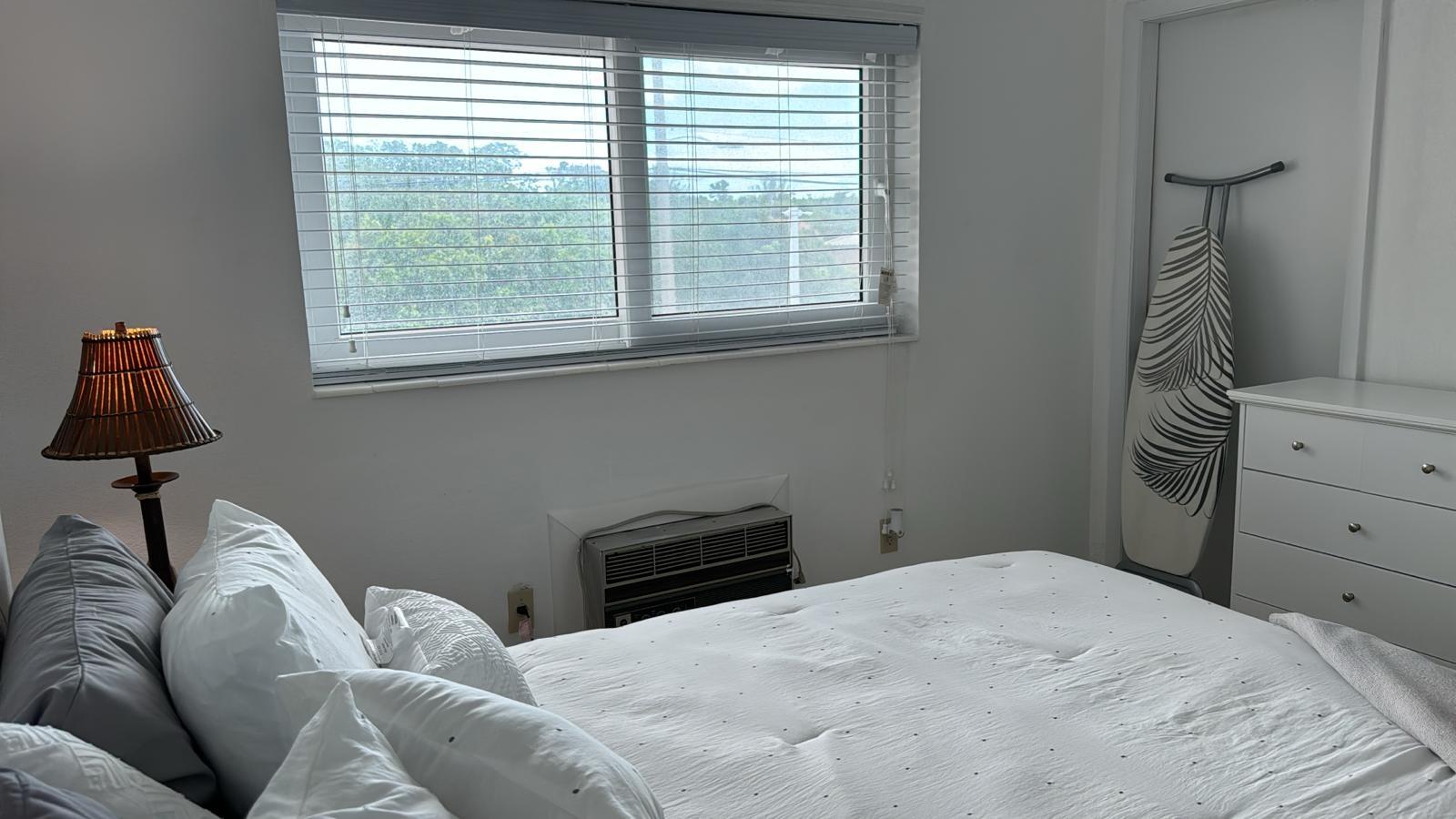 FURNISHED-2BR ON CANAL