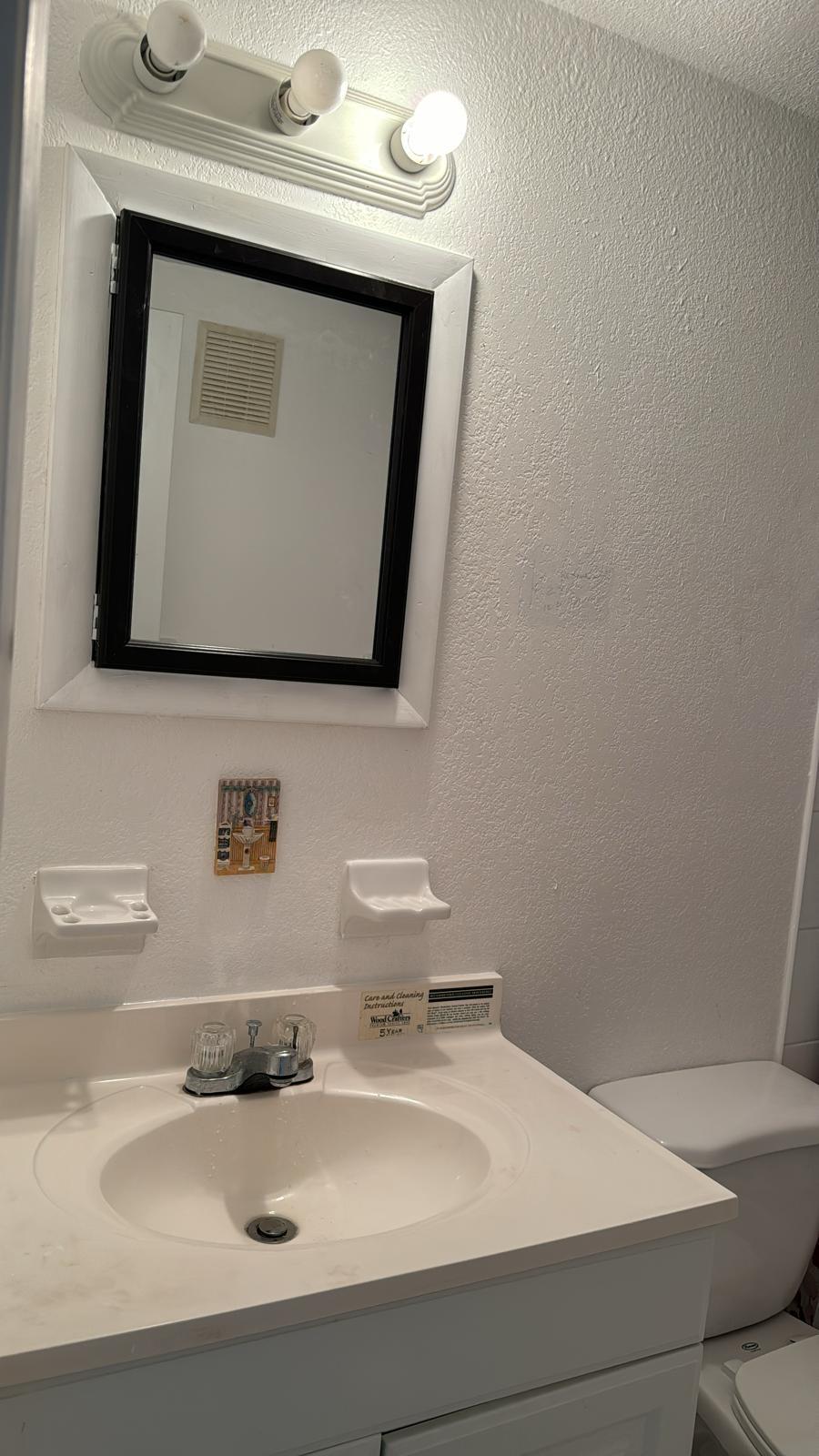 FURNISHED-2BR ON CANAL