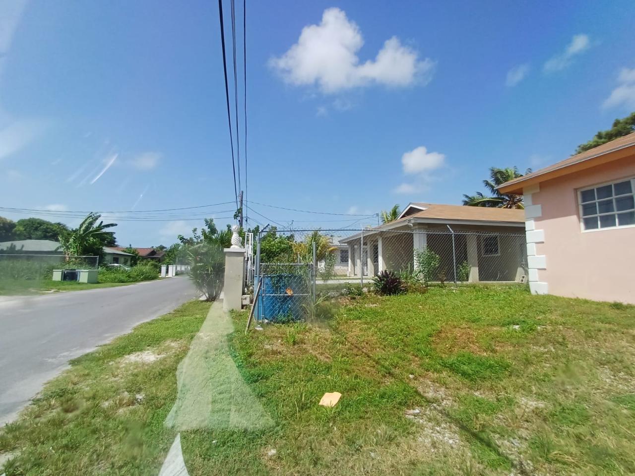 PINEWOOD GARDENS HOME KRA Bahamas