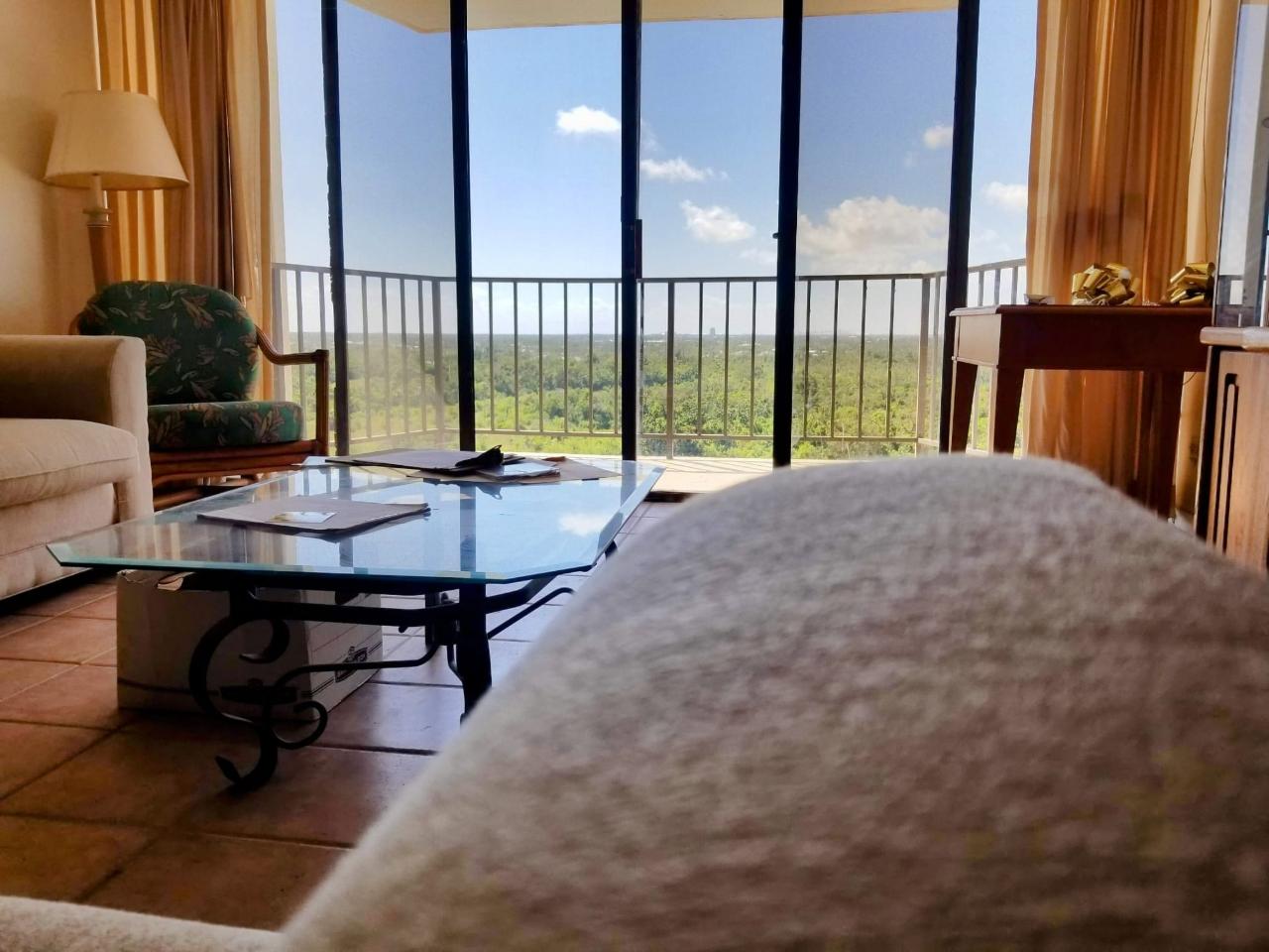 1004 LUCAYAN TOWERS NORTH