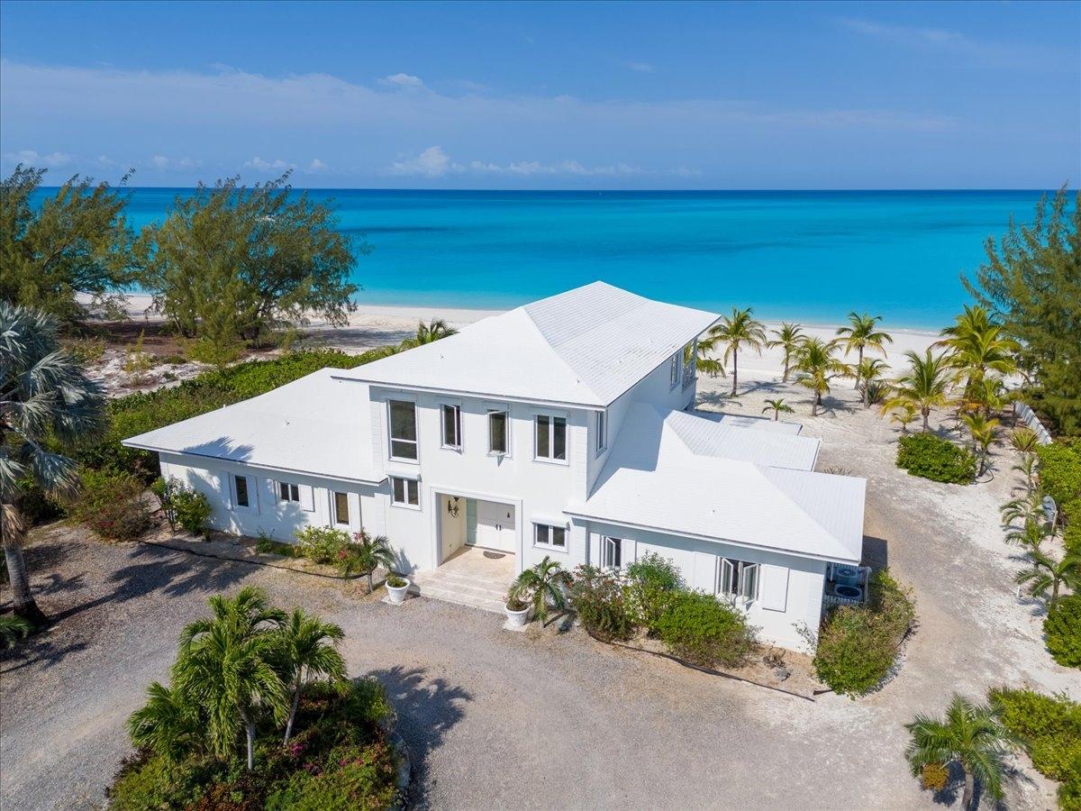 LUXURIOUS BEACHFRONT HOME