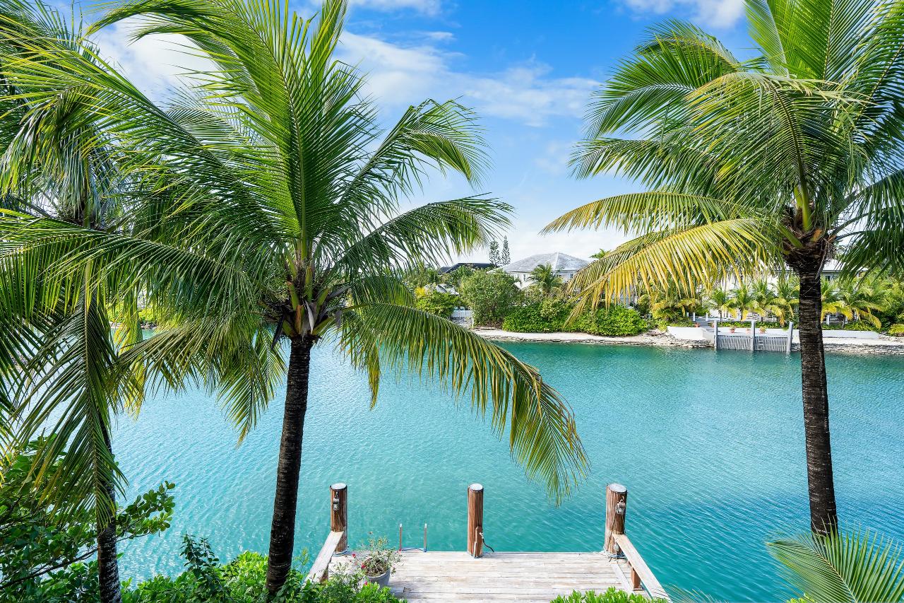 7 BEACH ISLAND | OLD FORT