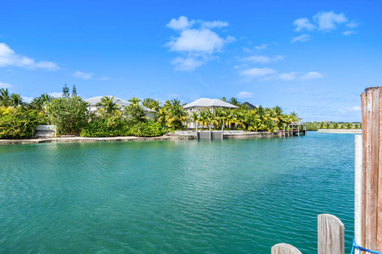 7 BEACH ISLAND | OLD FORT