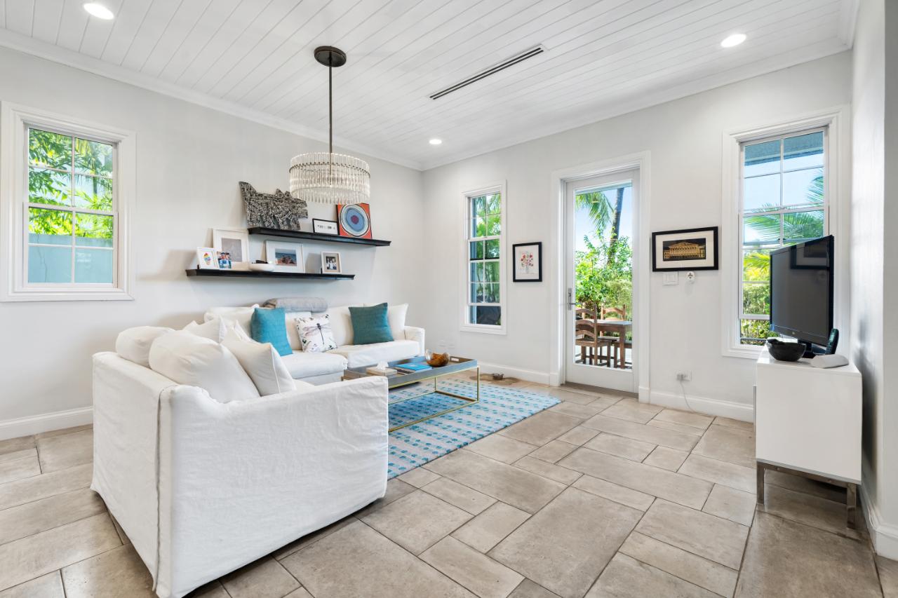 7 BEACH ISLAND | OLD FORT