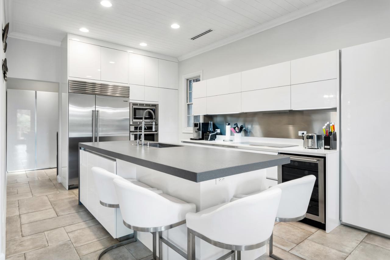 7 BEACH ISLAND | OLD FORT