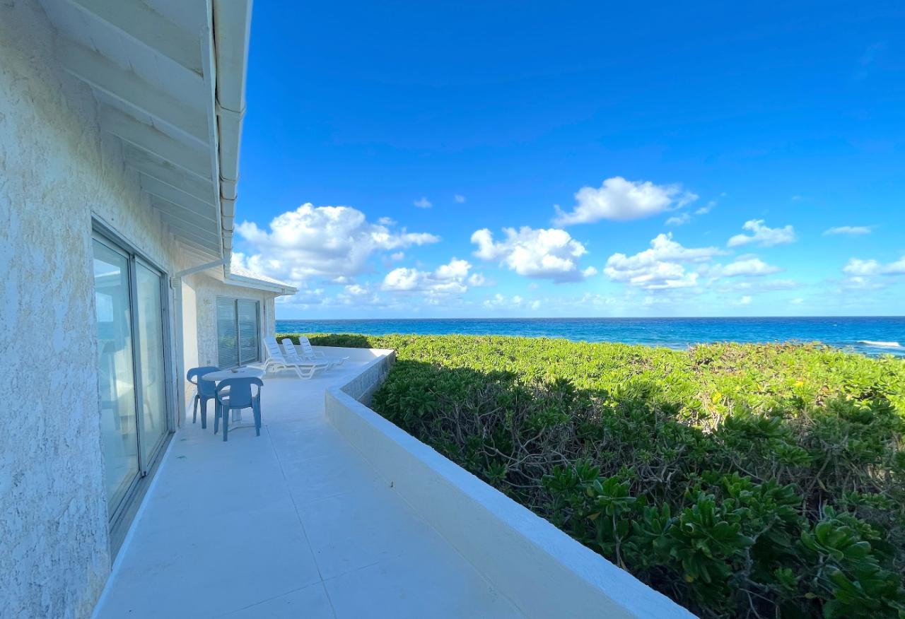 3/3 OCEANFRONT HOME