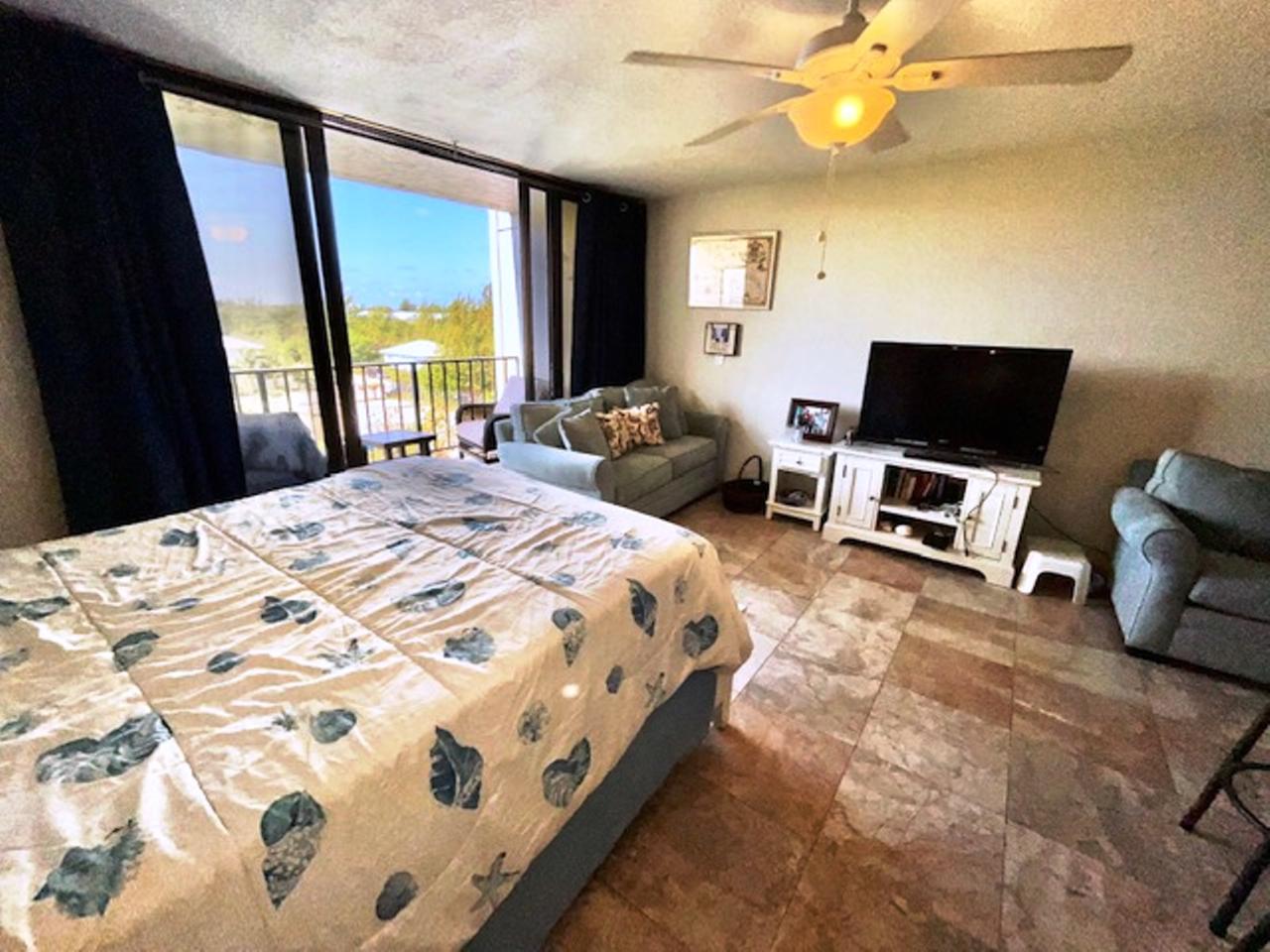 CORAL BEACH CONDOS KRA Bahamas