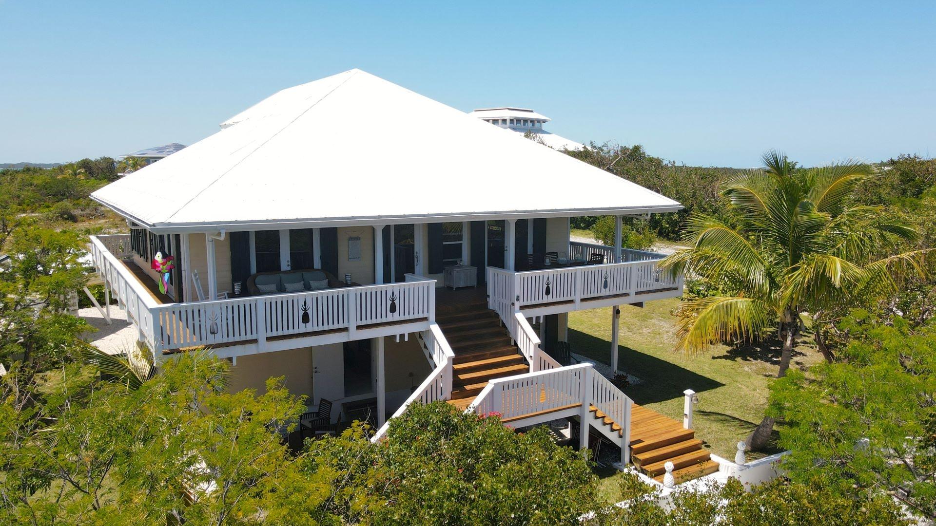 PINEAPPLE POINTE