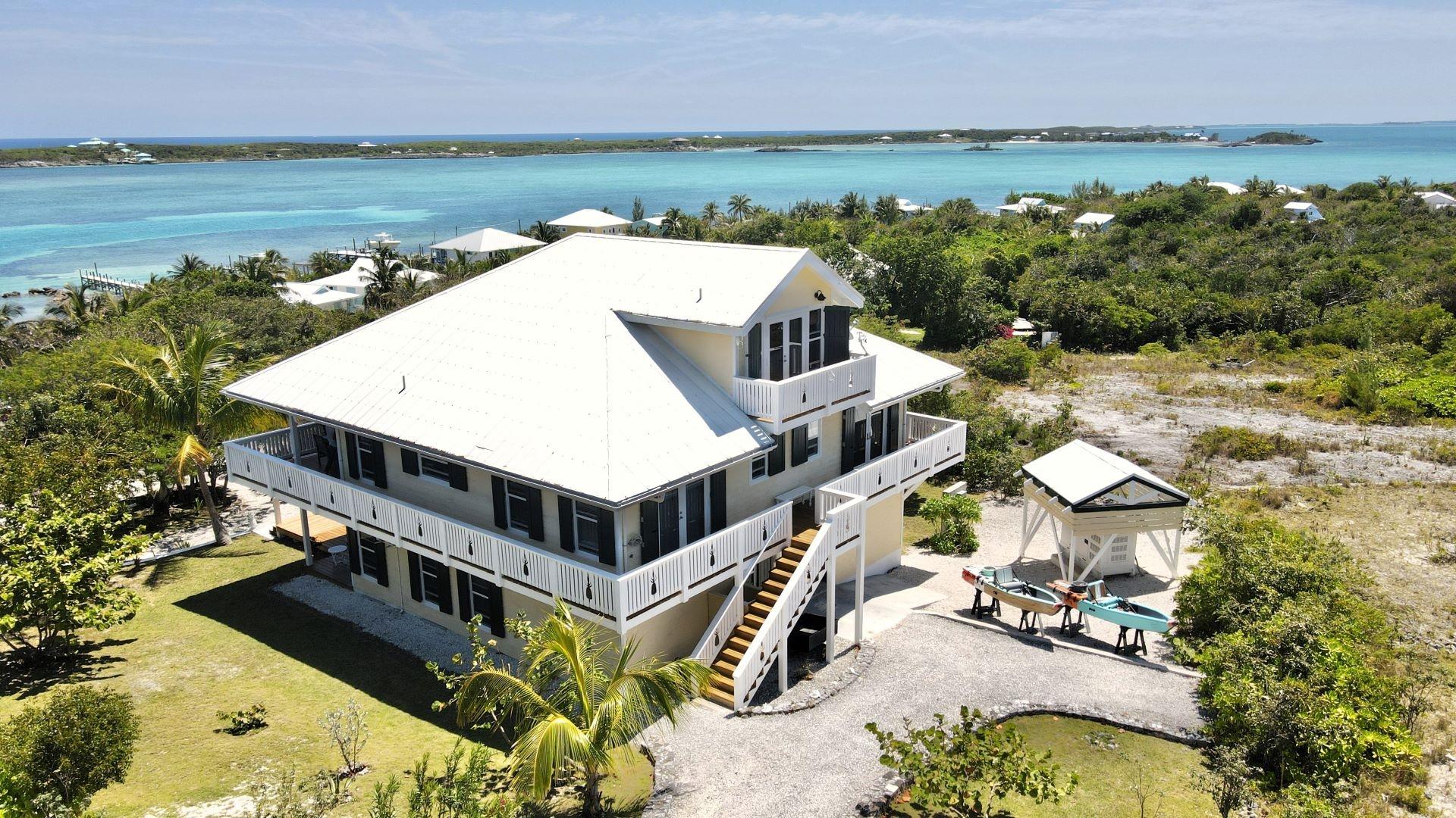 PINEAPPLE POINTE