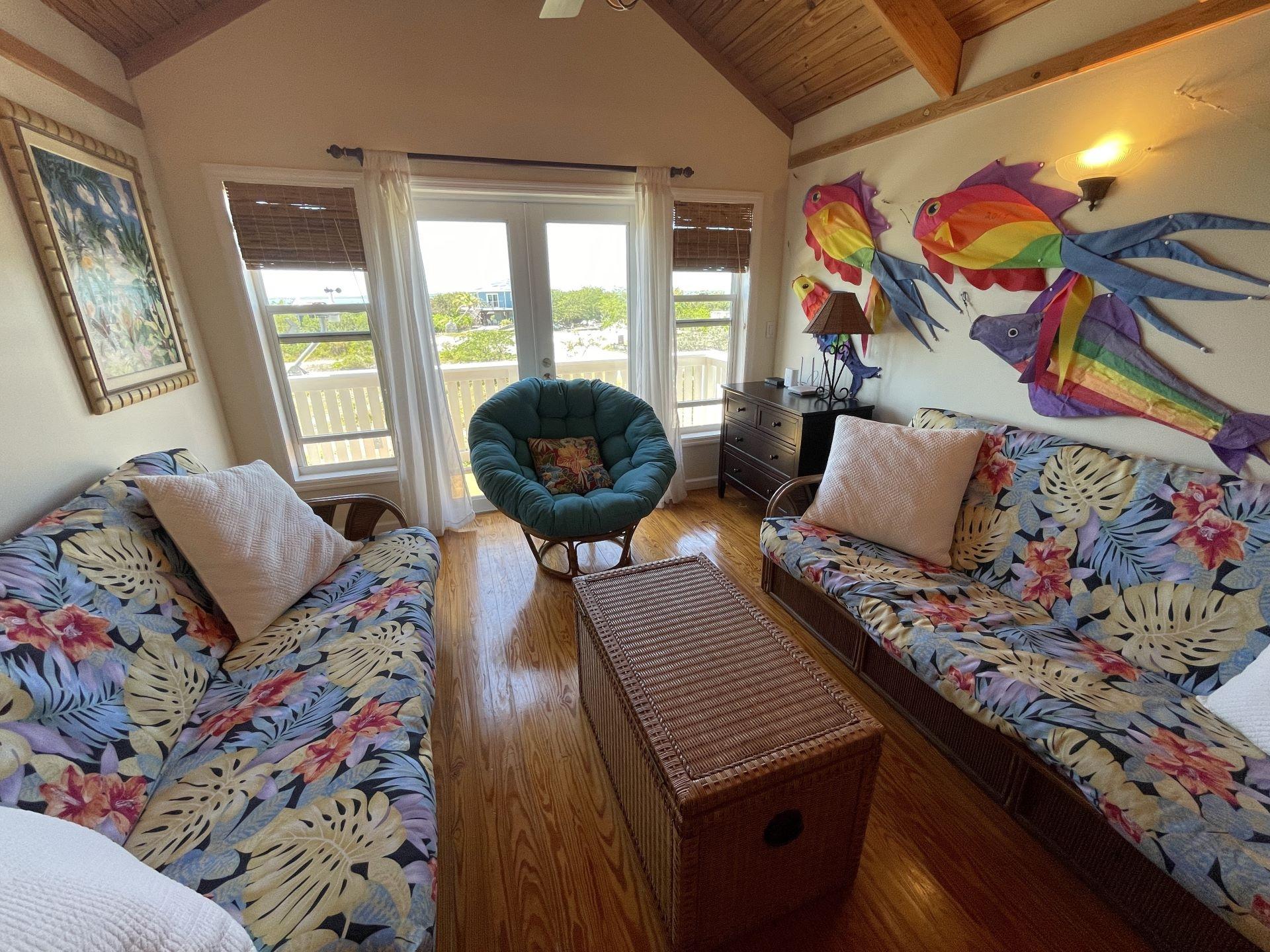 PINEAPPLE POINTE