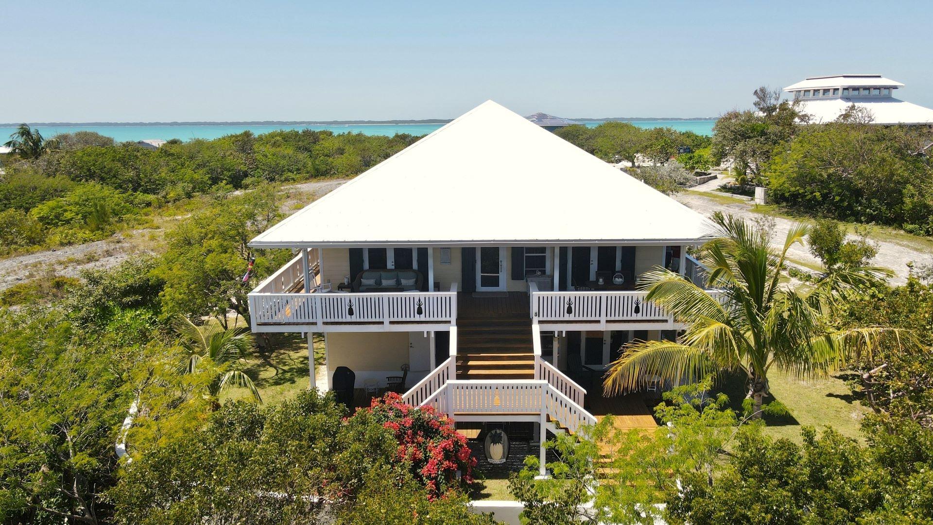 PINEAPPLE POINTE