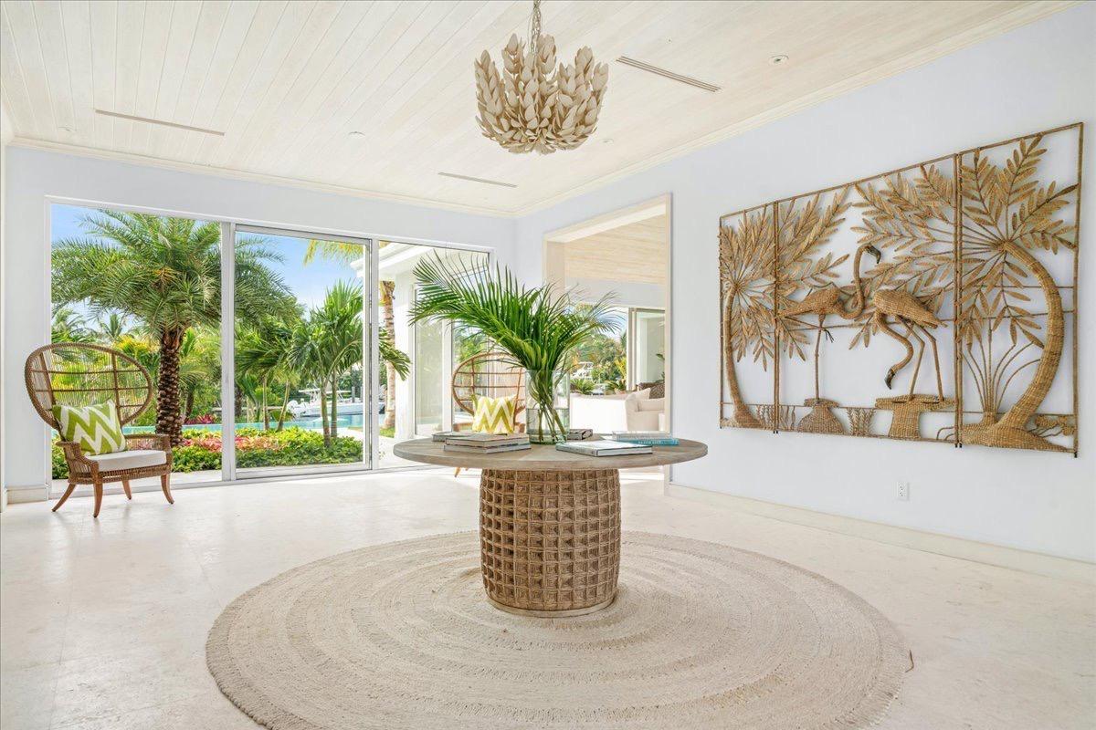 MANSION IN LYFORD CAY