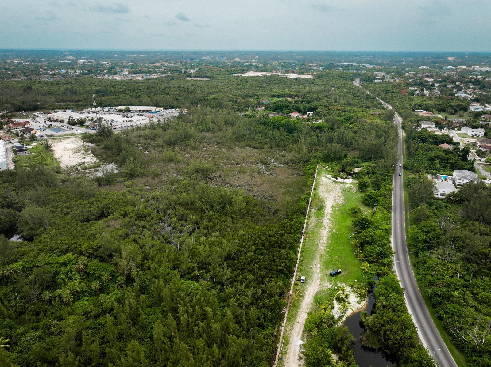 ACREAGE NEAR PORT