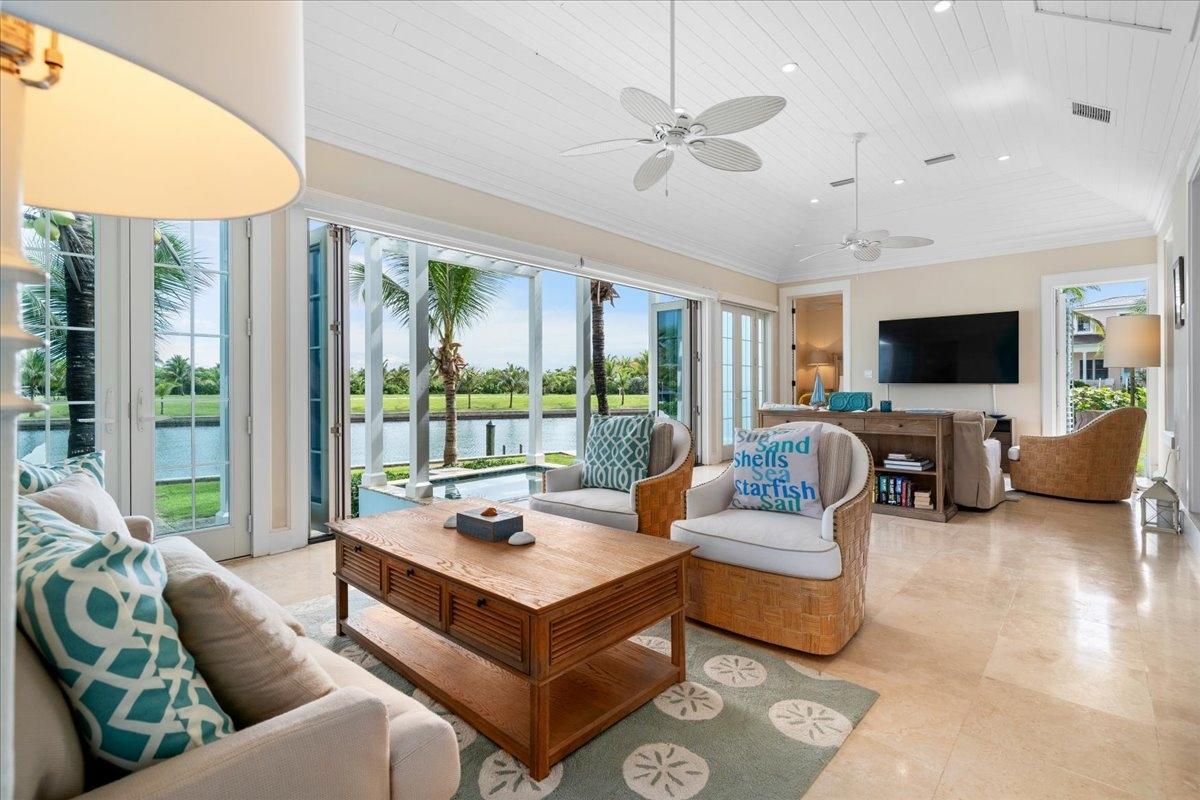SAND DOLLAR HOUSE