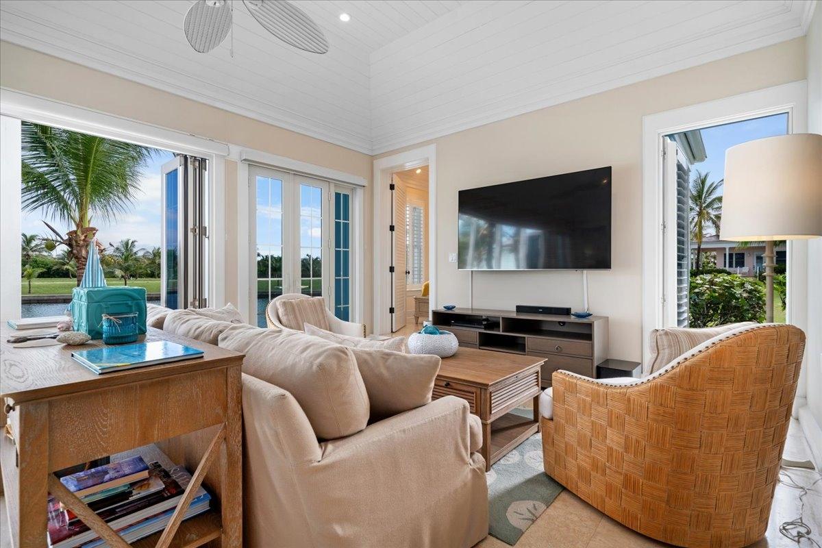 SAND DOLLAR HOUSE