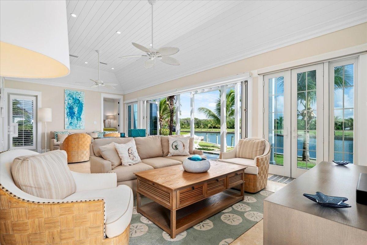 SAND DOLLAR HOUSE