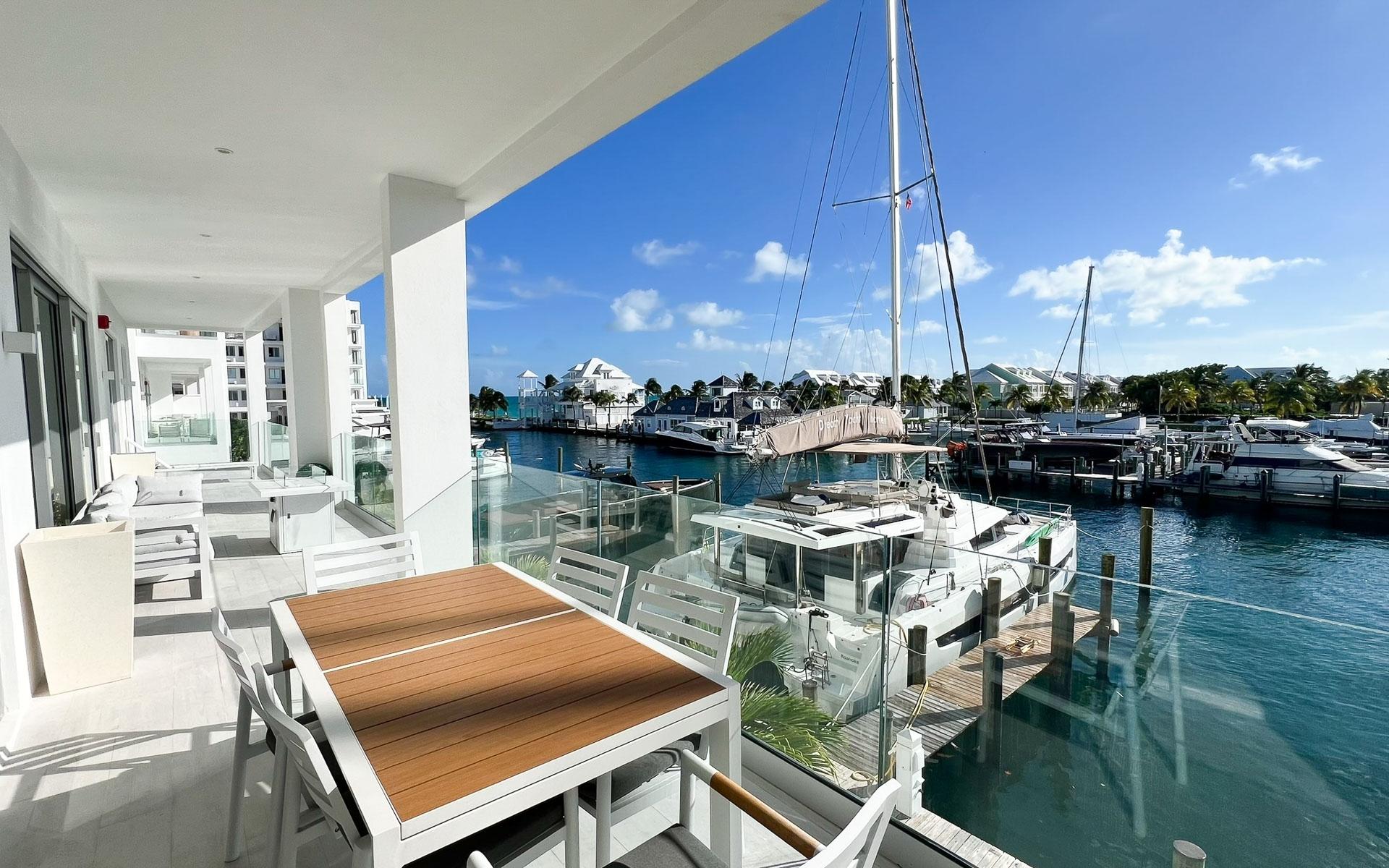 PALM CAY ONE MARINA