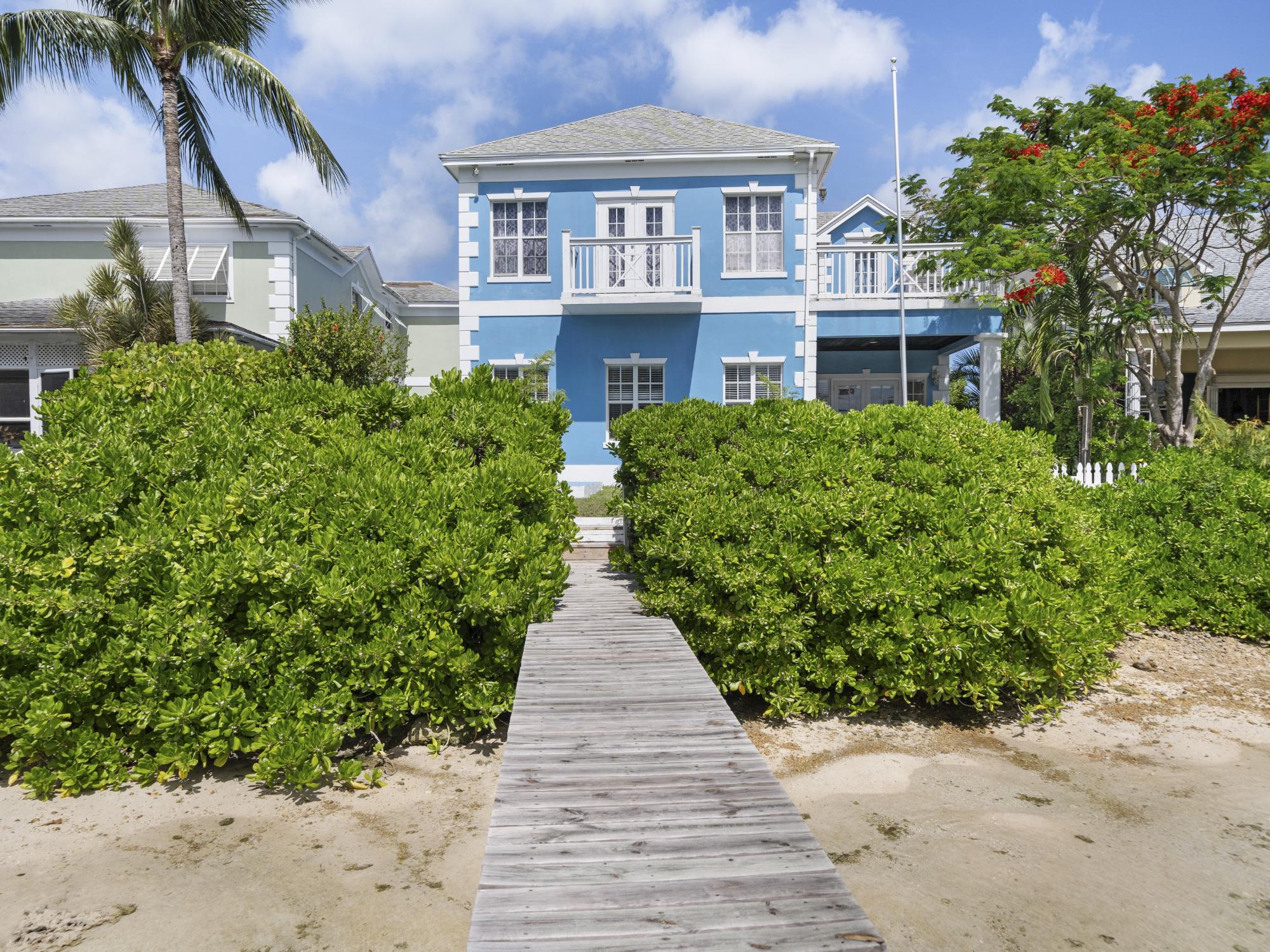 Canal-Front Oasis in