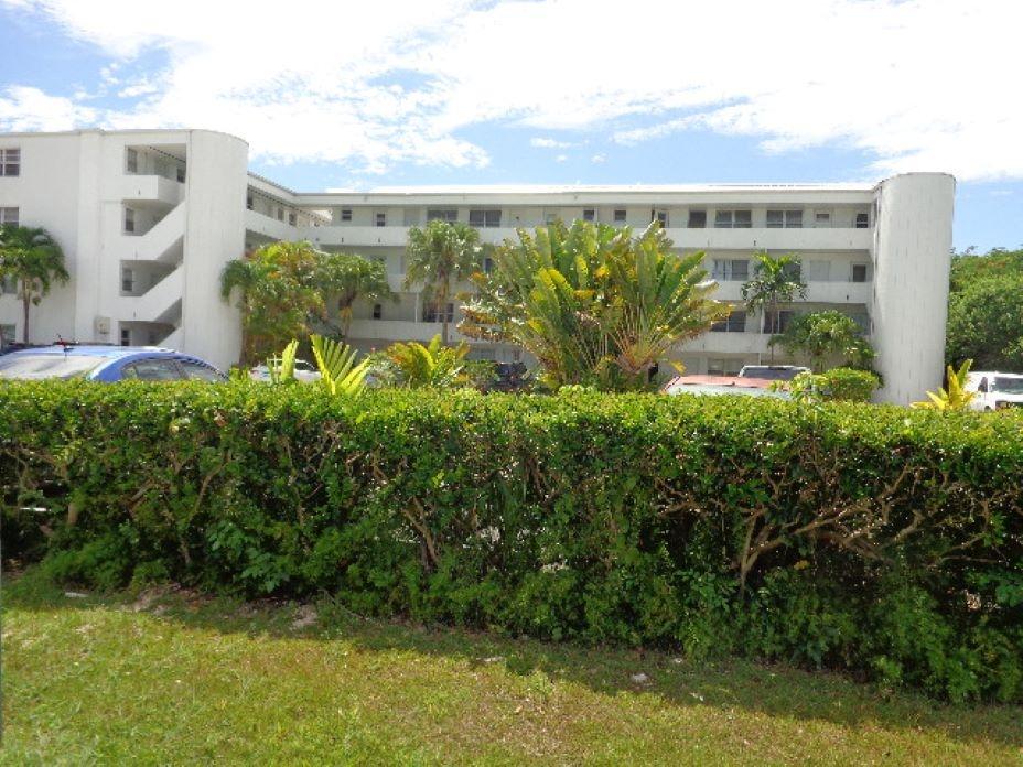 #212 LAKEVIEW MANOR CONDO