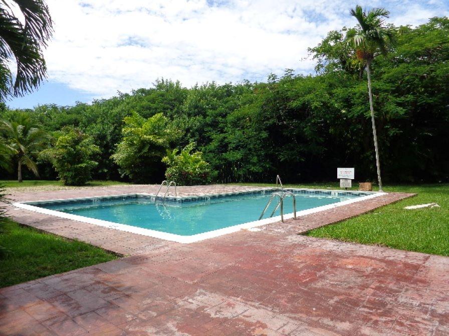 #212 LAKEVIEW MANOR CONDO
