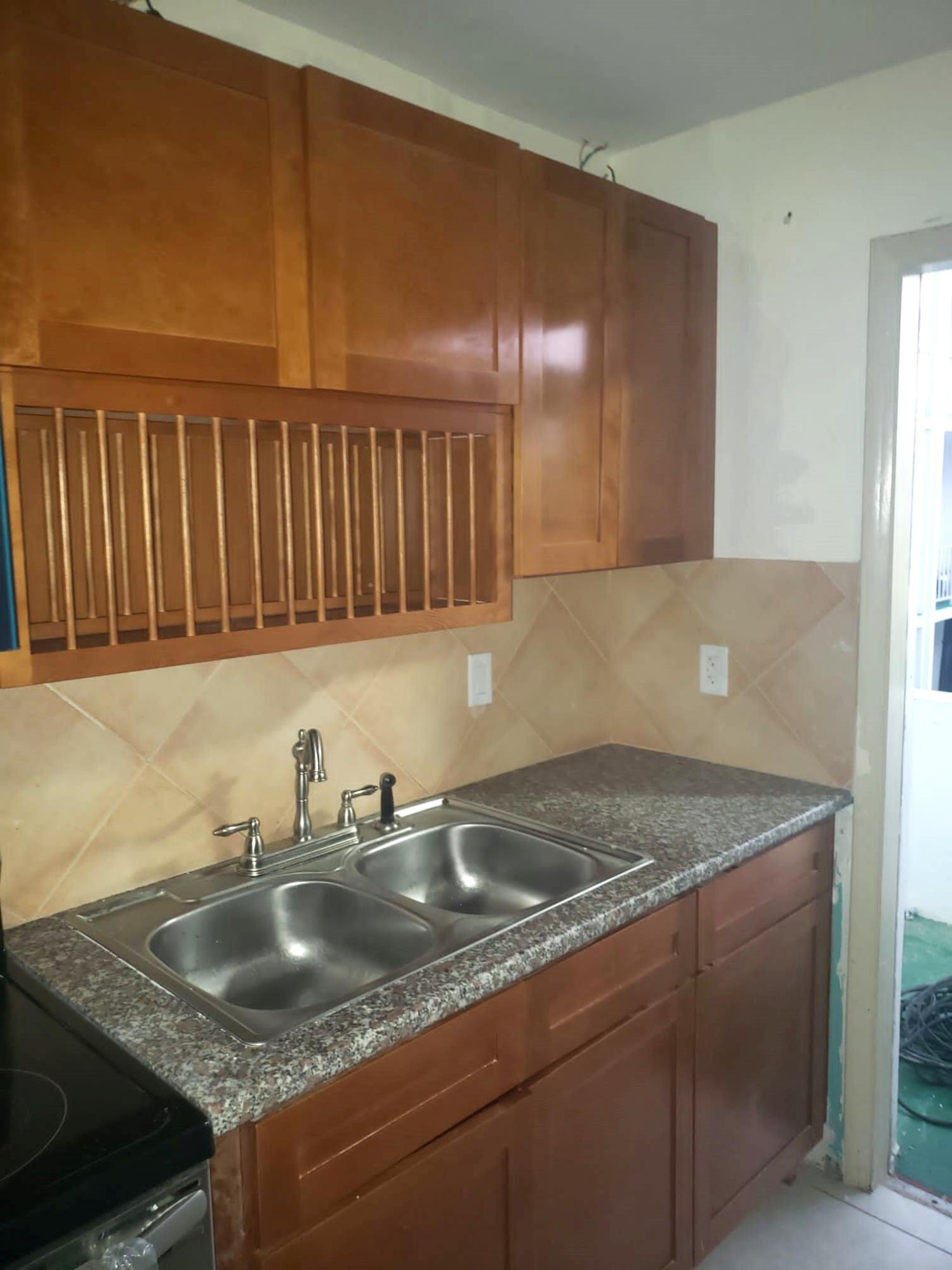 #212 LAKEVIEW MANOR CONDO