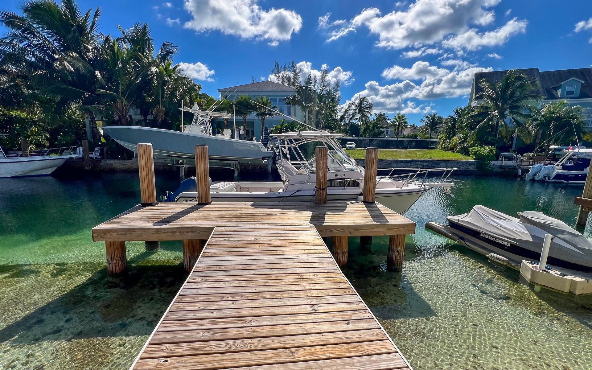 POINCIANA CAY, SANDYPORT