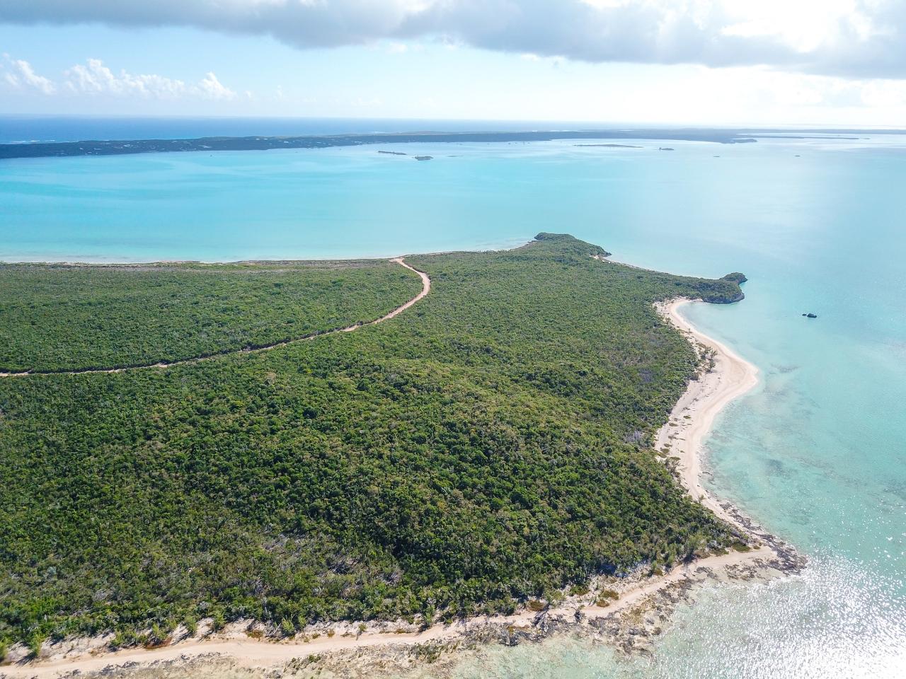 16 ACRE BEACHFRONT PARCEL