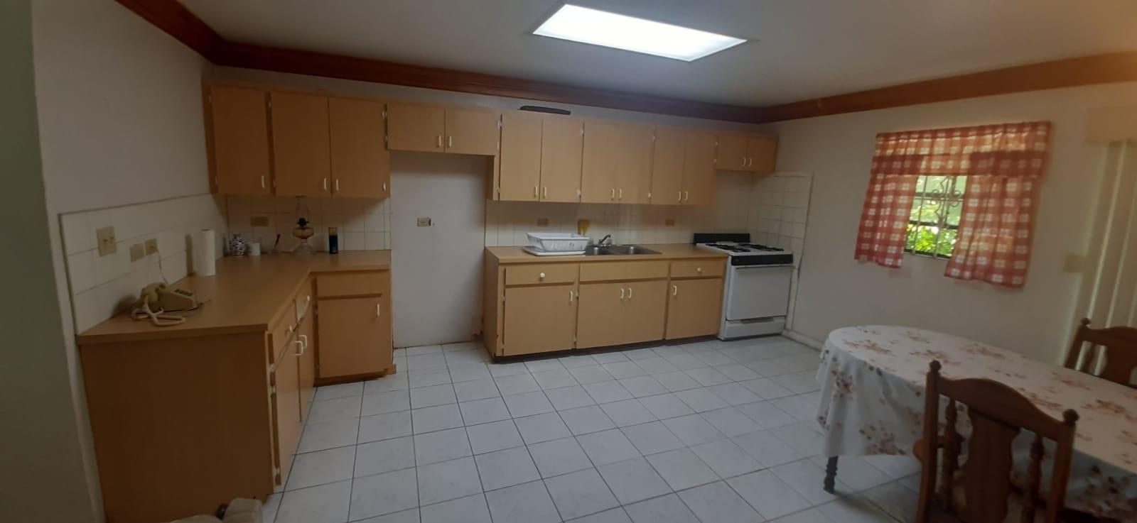 SANDILANDS VILL TRIPLEX