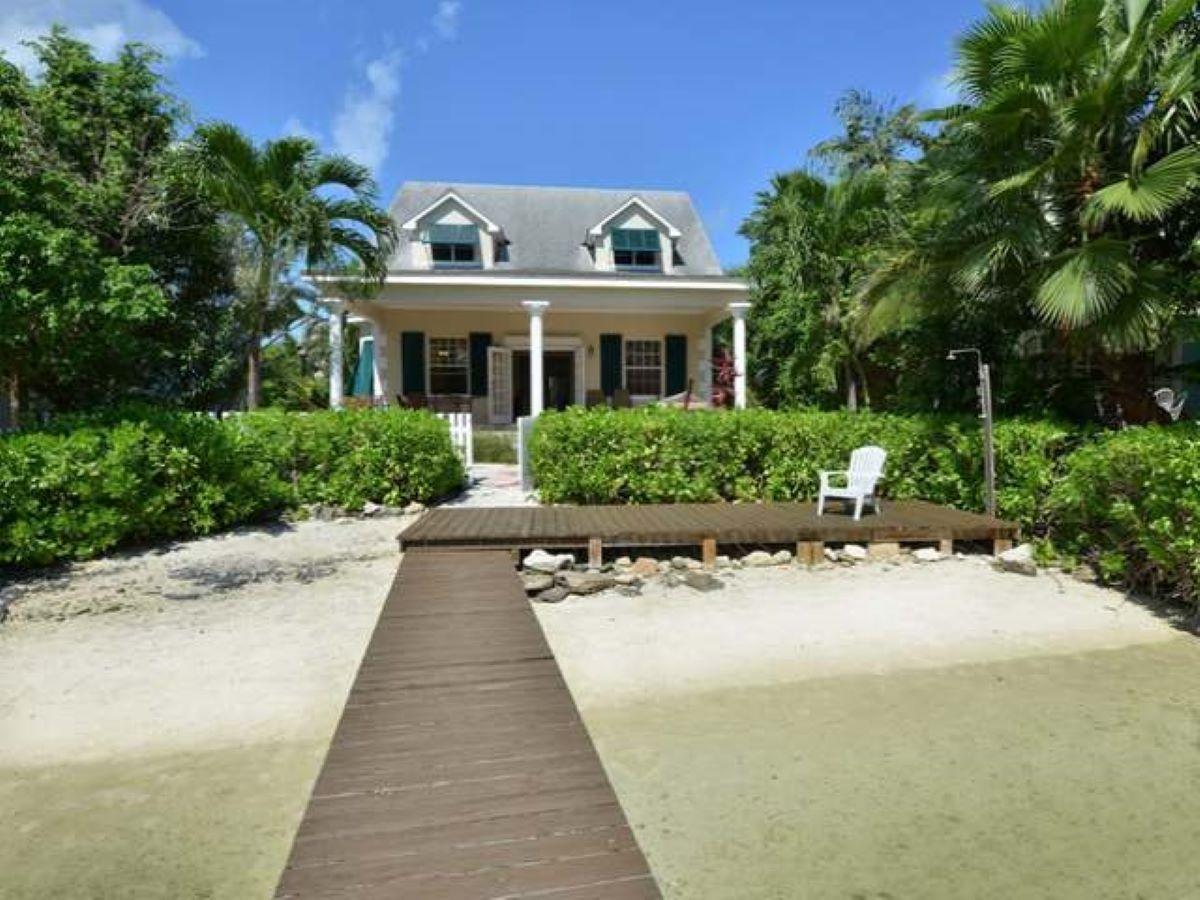 18 GOVERNOR’S CAY