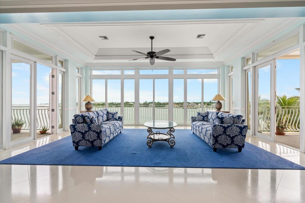 PORT MANOR PENTHOUSE