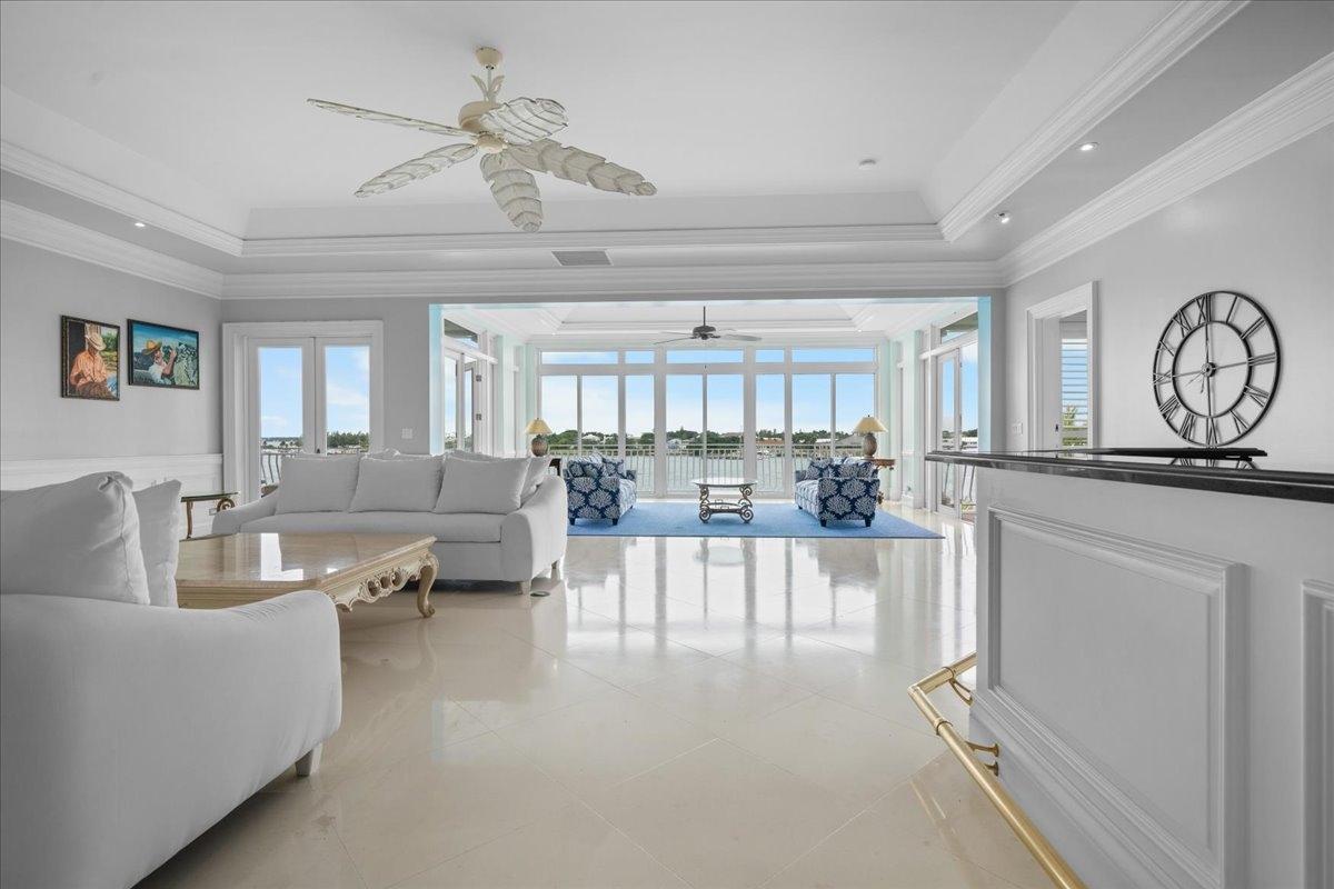 PORT MANOR PENTHOUSE