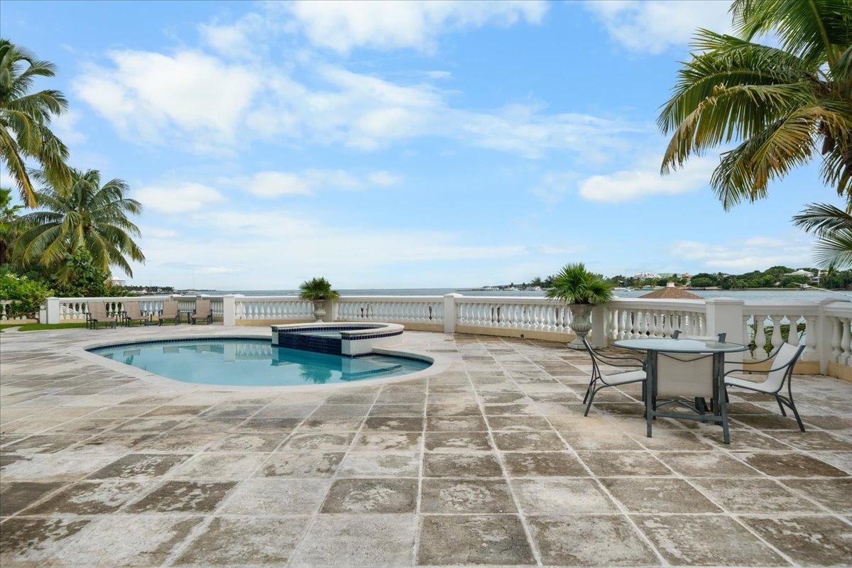 PORT MANOR PENTHOUSE